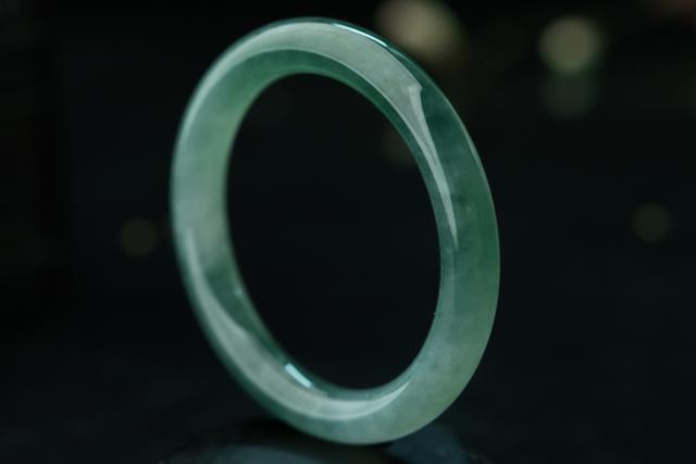 翡翠蓝水知识大全真正老蓝水翡翠-第1张图片-翡翠网 翡翠蓝水知识大全真正老蓝水翡翠-第1张图片-翡翠网