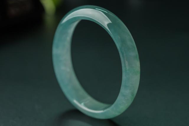 翡翠蓝水知识大全真正老蓝水翡翠-第3张图片-翡翠网 翡翠蓝水知识大全真正老蓝水翡翠-第3张图片-翡翠网