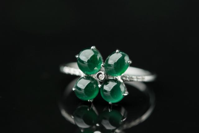 翡翠蓝水知识大全真正老蓝水翡翠-第8张图片-翡翠网 翡翠蓝水知识大全真正老蓝水翡翠-第8张图片-翡翠网