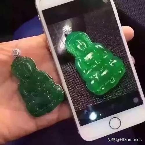 翡翠手镯蓝色是真的吗翡翠手镯多少钱-第15张图片-翡翠网 翡翠手镯蓝色是真的吗翡翠手镯多少钱-第15张图片-翡翠网