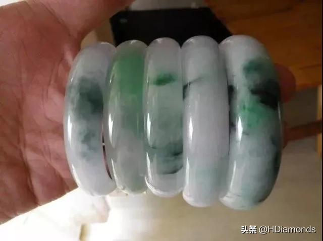翡翠手镯蓝色是真的吗翡翠手镯多少钱-第18张图片-翡翠网 翡翠手镯蓝色是真的吗翡翠手镯多少钱-第18张图片-翡翠网
