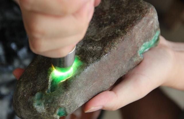 翡翠原石之旅在线阅读重庆翡翠原石之旅-第3张图片-翡翠网 翡翠原石之旅在线阅读重庆翡翠原石之旅-第3张图片-翡翠网