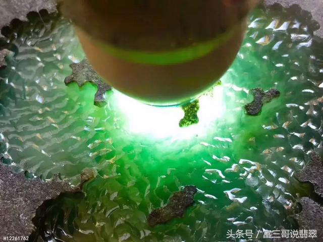 翡翠原石摄影图片,摄影图片风景-第9张图片-翡翠网 翡翠原石摄影图片,摄影图片风景-第9张图片-翡翠网