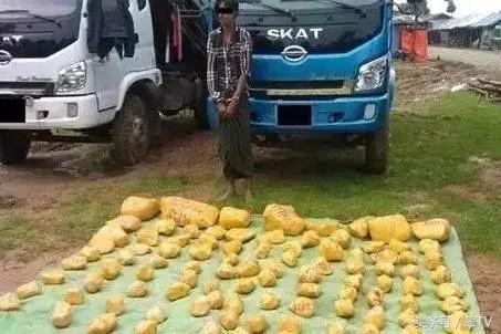 茂名翡翠原石价值翡翠原石的价位-第18张图片-翡翠网 茂名翡翠原石价值翡翠原石的价位-第18张图片-翡翠网