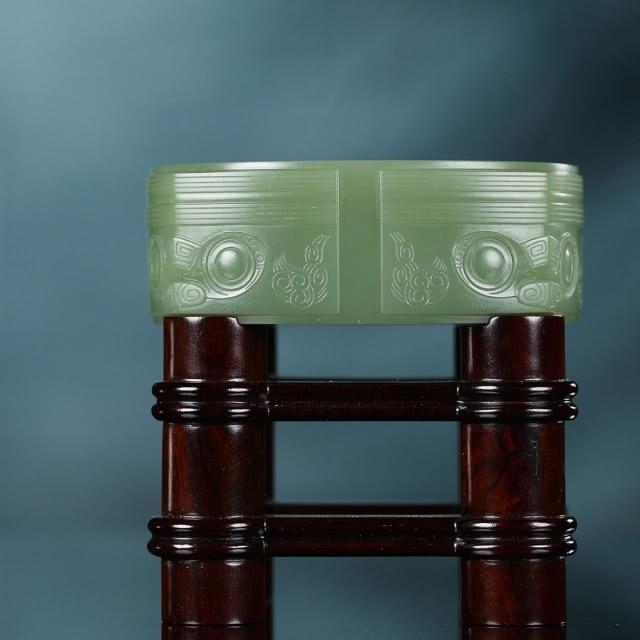 羊脂玉原石和翡翠翡翠与和田玉哪个值钱-第2张图片-翡翠网 羊脂玉原石和翡翠翡翠与和田玉哪个值钱-第2张图片-翡翠网