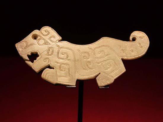 羊脂玉原石和翡翠翡翠与和田玉哪个值钱-第3张图片-翡翠网 羊脂玉原石和翡翠翡翠与和田玉哪个值钱-第3张图片-翡翠网