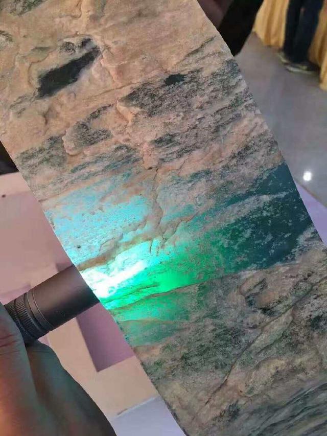 5亿翡翠原石图片大全翡翠毛料原石-第3张图片-翡翠网 5亿翡翠原石图片大全翡翠毛料原石-第3张图片-翡翠网