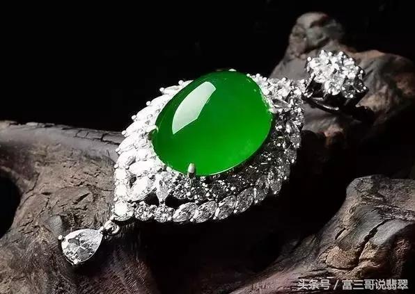 玻璃种翡翠知识讲解,翡翠的十大基本知识-第10张图片-翡翠网 玻璃种翡翠知识讲解,翡翠的十大基本知识-第10张图片-翡翠网