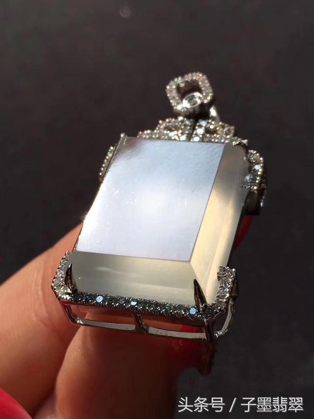 刘姐翡翠手镯,a货翡翠手镯-第11张图片-翡翠网 刘姐翡翠手镯,a货翡翠手镯-第11张图片-翡翠网