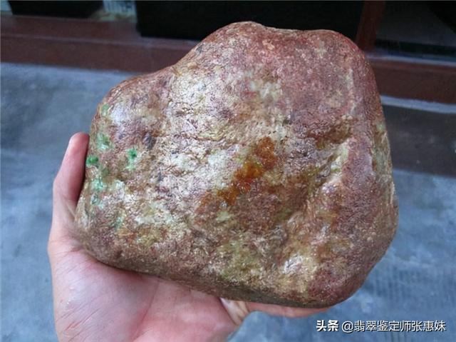 翡翠原石马牙福建翡翠黑癣翠原石-第15张图片-翡翠网 翡翠原石马牙福建翡翠黑癣翠原石-第15张图片-翡翠网