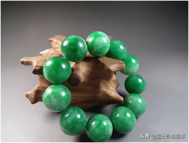 告诉你什么是细糯种翡翠!,糯种翡翠手链价格-第3张图片-翡翠网