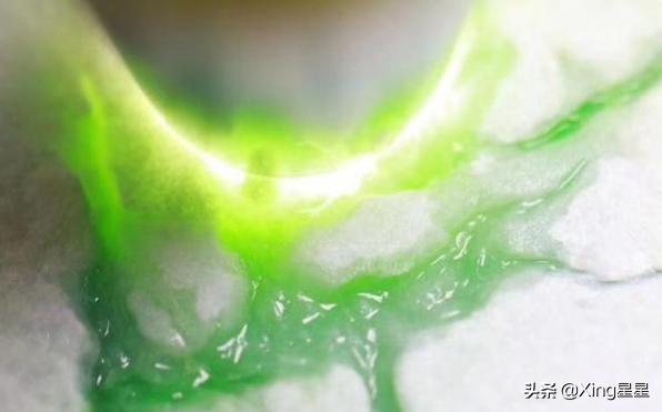 玉石打灯怎么看看翡翠原石的灯-第5张图片-翡翠网 玉石打灯怎么看看翡翠原石的灯-第5张图片-翡翠网