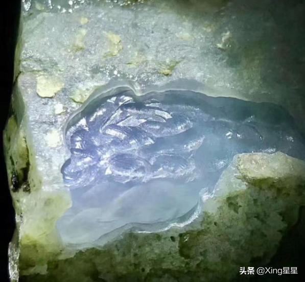 玉石打灯怎么看看翡翠原石的灯-第10张图片-翡翠网 玉石打灯怎么看看翡翠原石的灯-第10张图片-翡翠网