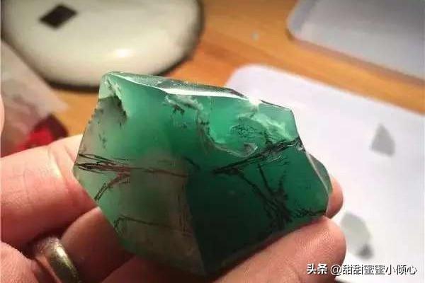 缅币收藏翡翠原石,缅黄原石怎么选-第3张图片-翡翠网 缅币收藏翡翠原石,缅黄原石怎么选-第3张图片-翡翠网