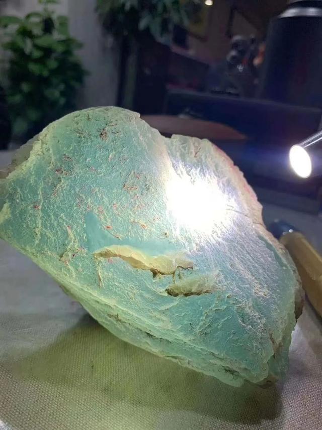 翡翠原石明料可造假吗翡翠原石公斤料批发-第5张图片-翡翠网 翡翠原石明料可造假吗翡翠原石公斤料批发-第5张图片-翡翠网