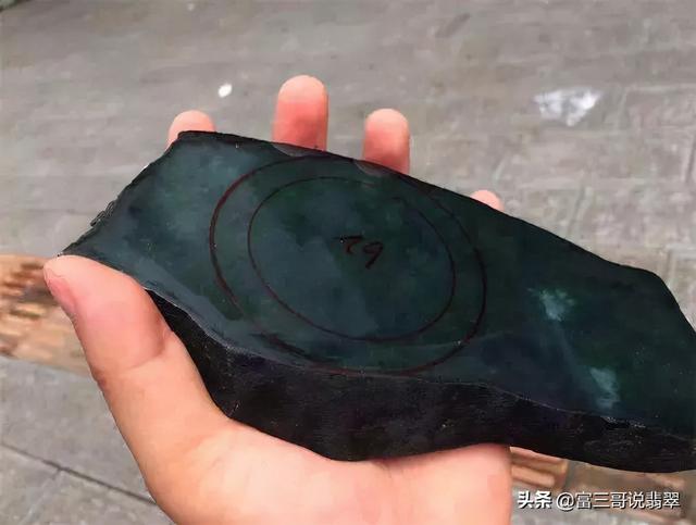 真正老蓝水翡翠和油青,老油青翡翠原石-第3张图片-翡翠网 真正老蓝水翡翠和油青,老油青翡翠原石-第3张图片-翡翠网