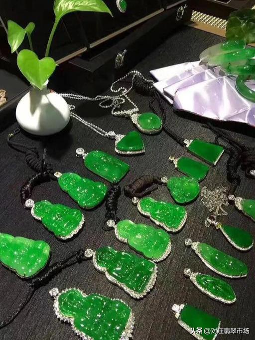 种老的翡翠有什么好,对庄翡翠专业12个小知识-第9张图片-翡翠网 种老的翡翠有什么好,对庄翡翠专业12个小知识-第9张图片-翡翠网