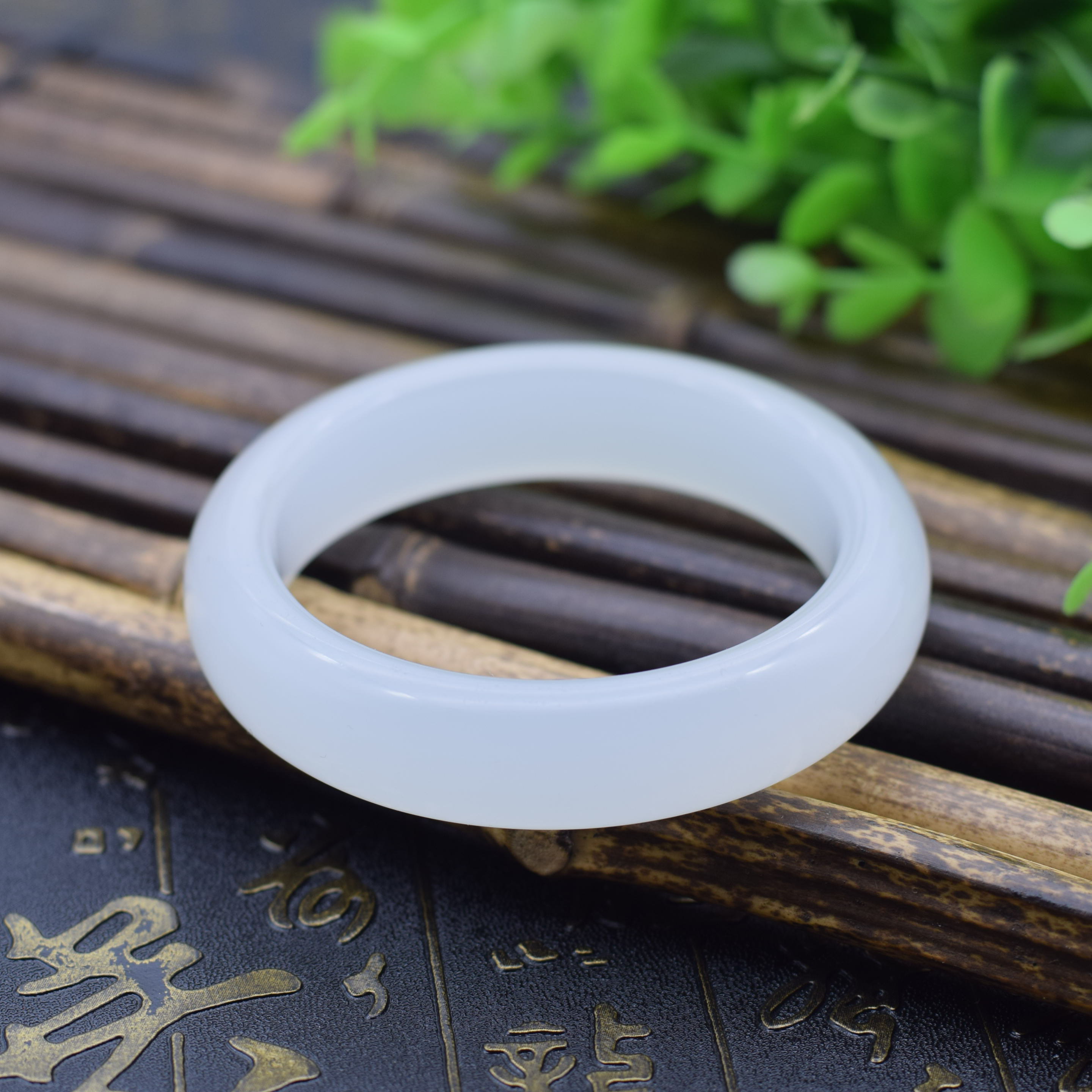 和田玉玛瑙翡翠手镯价格的简单介绍-第1张图片-翡翠网 和田玉玛瑙翡翠手镯价格的简单介绍-第1张图片-翡翠网