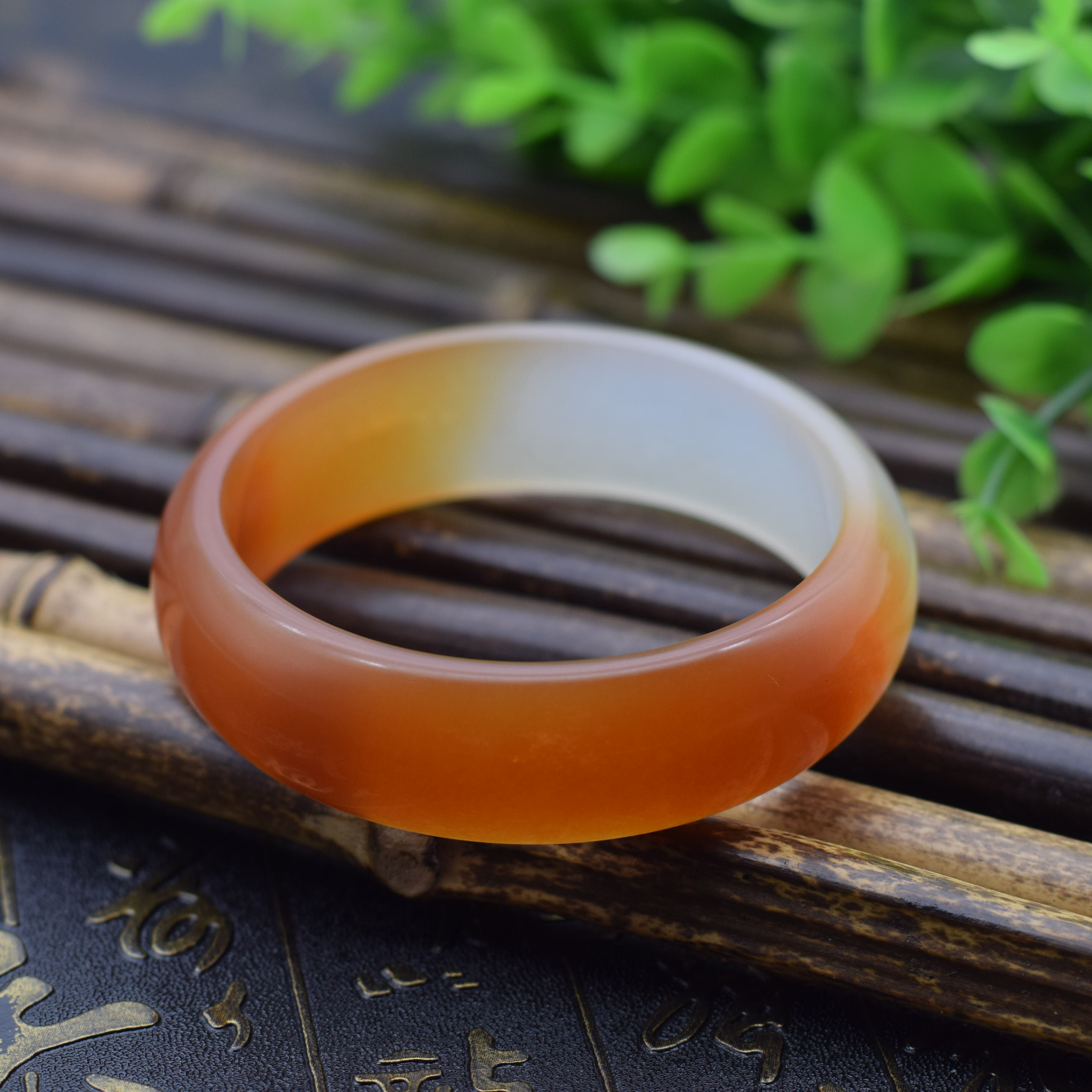 和田玉玛瑙翡翠手镯价格的简单介绍-第2张图片-翡翠网 和田玉玛瑙翡翠手镯价格的简单介绍-第2张图片-翡翠网