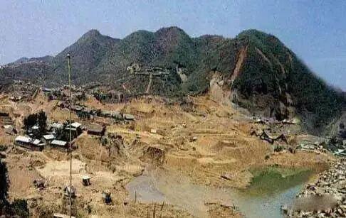 摆三桥翡翠原石怎么样摆三桥翡翠原石好吗-第1张图片-翡翠网 摆三桥翡翠原石怎么样摆三桥翡翠原石好吗-第1张图片-翡翠网