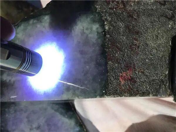 摆三桥翡翠原石怎么样摆三桥翡翠原石好吗-第2张图片-翡翠网 摆三桥翡翠原石怎么样摆三桥翡翠原石好吗-第2张图片-翡翠网