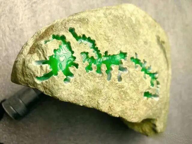 摆三桥翡翠原石怎么样摆三桥翡翠原石好吗-第4张图片-翡翠网 摆三桥翡翠原石怎么样摆三桥翡翠原石好吗-第4张图片-翡翠网