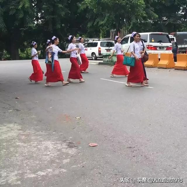 翡翠手镯底子细腻会越戴越透么,玉手镯戴哪只手-第1张图片-翡翠网 翡翠手镯底子细腻会越戴越透么,玉手镯戴哪只手-第1张图片-翡翠网