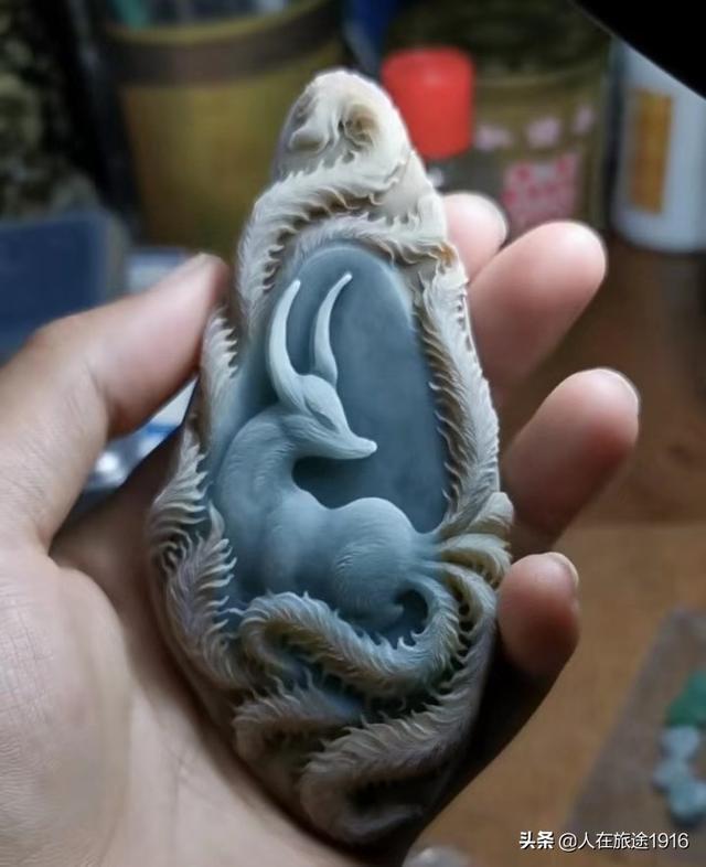 翡翠手镯底子细腻会越戴越透么,玉手镯戴哪只手-第12张图片-翡翠网 翡翠手镯底子细腻会越戴越透么,玉手镯戴哪只手-第12张图片-翡翠网