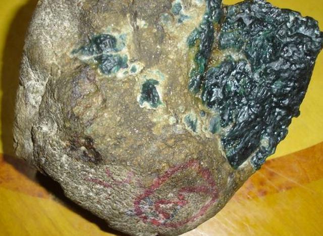 翡翠原石上的字母,翡翠标签上的字母是啥-第3张图片-翡翠网 翡翠原石上的字母,翡翠标签上的字母是啥-第3张图片-翡翠网