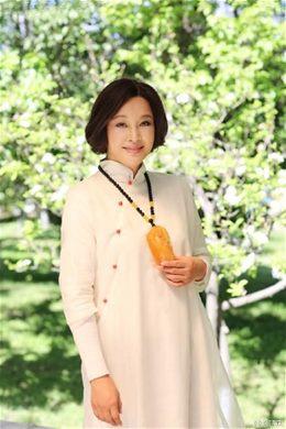 翡翠原石毛料是啥子样子的翡翠原石破血-第12张图片-翡翠网 翡翠原石毛料是啥子样子的翡翠原石破血-第12张图片-翡翠网