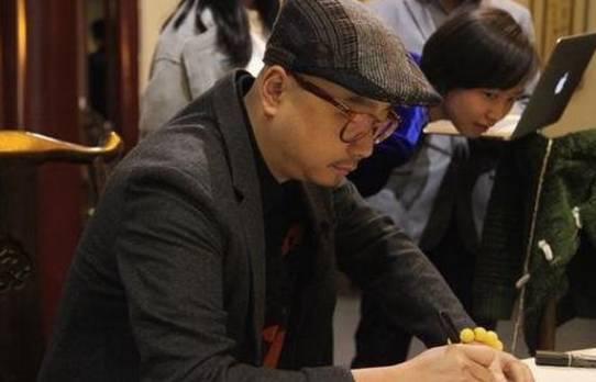 翡翠原石毛料是啥子样子的翡翠原石破血-第15张图片-翡翠网 翡翠原石毛料是啥子样子的翡翠原石破血-第15张图片-翡翠网