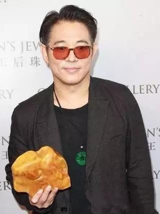 翡翠原石毛料是啥子样子的翡翠原石破血-第21张图片-翡翠网 翡翠原石毛料是啥子样子的翡翠原石破血-第21张图片-翡翠网