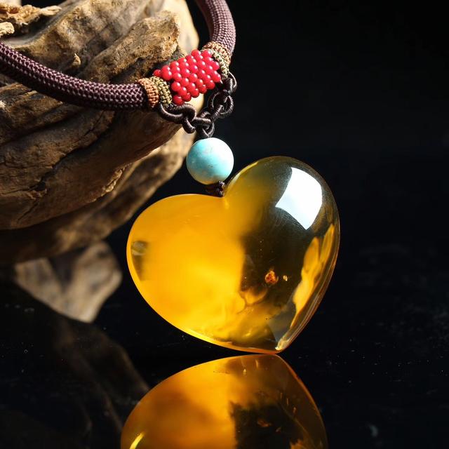 翡翠原石毛料是啥子样子的翡翠原石破血-第26张图片-翡翠网 翡翠原石毛料是啥子样子的翡翠原石破血-第26张图片-翡翠网