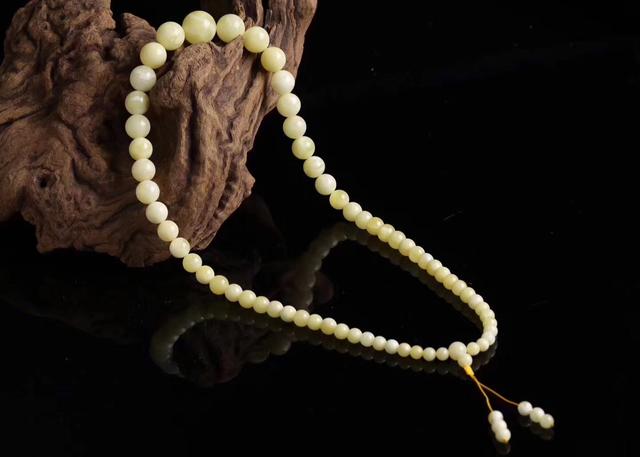 翡翠原石毛料是啥子样子的翡翠原石破血-第29张图片-翡翠网 翡翠原石毛料是啥子样子的翡翠原石破血-第29张图片-翡翠网