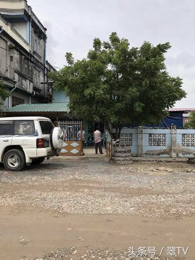 袋装翡翠原石可以吗翡翠原石的价位-第2张图片-翡翠网 袋装翡翠原石可以吗翡翠原石的价位-第2张图片-翡翠网