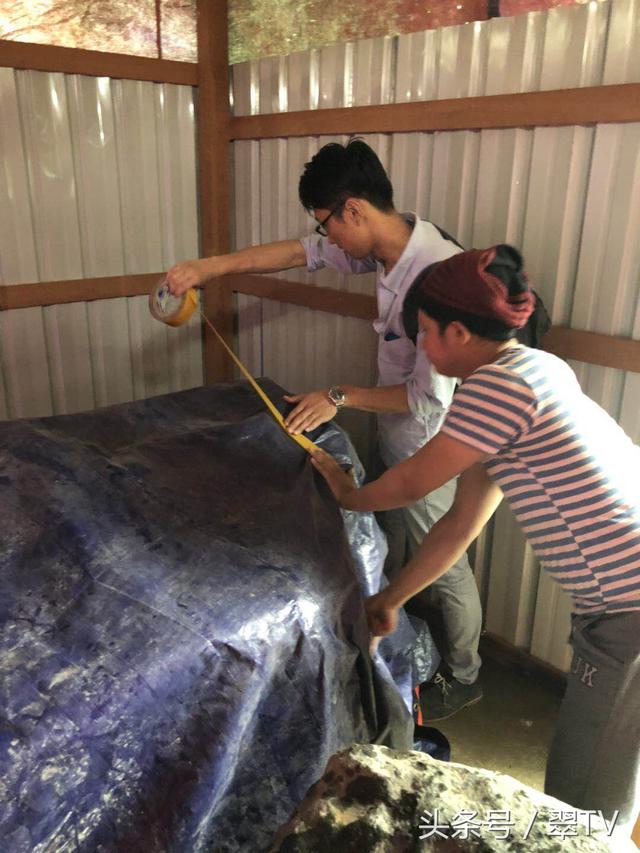 袋装翡翠原石可以吗翡翠原石的价位-第14张图片-翡翠网 袋装翡翠原石可以吗翡翠原石的价位-第14张图片-翡翠网