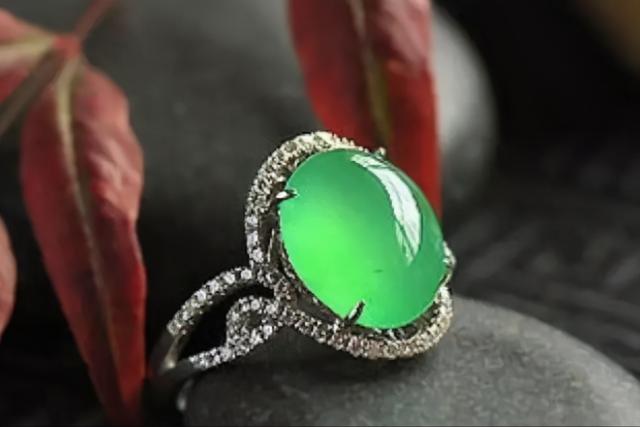 苹果绿翡翠价格行情翡翠的市场价-第6张图片-翡翠网 苹果绿翡翠价格行情翡翠的市场价-第6张图片-翡翠网