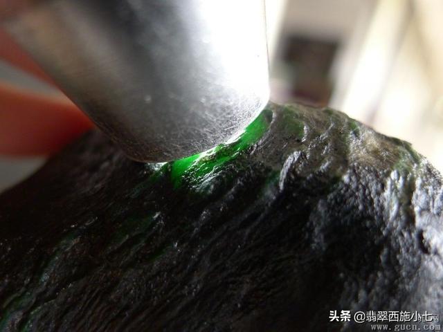 缅甸黑翡翠手镯图片翡翠手镯有裂纹怎么办-第2张图片-翡翠网 缅甸黑翡翠手镯图片翡翠手镯有裂纹怎么办-第2张图片-翡翠网