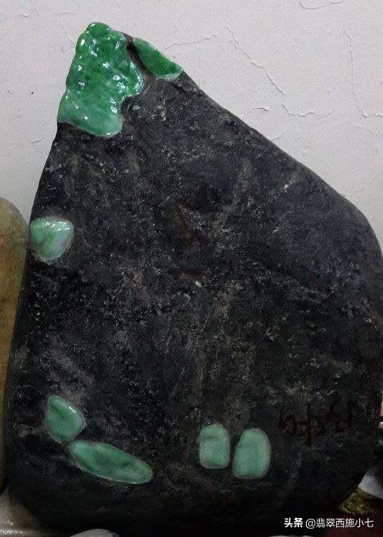 缅甸黑翡翠手镯图片翡翠手镯有裂纹怎么办-第3张图片-翡翠网 缅甸黑翡翠手镯图片翡翠手镯有裂纹怎么办-第3张图片-翡翠网