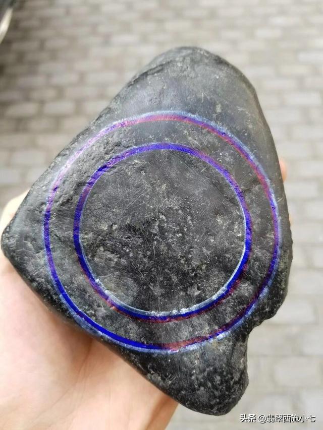 缅甸黑翡翠手镯图片翡翠手镯有裂纹怎么办-第8张图片-翡翠网 缅甸黑翡翠手镯图片翡翠手镯有裂纹怎么办-第8张图片-翡翠网