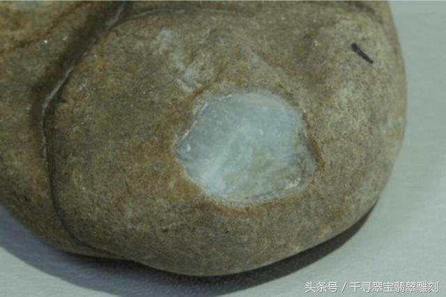 翡翠打磨抛光教学视频翡翠原石抛光方法-第3张图片-翡翠网 翡翠打磨抛光教学视频翡翠原石抛光方法-第3张图片-翡翠网