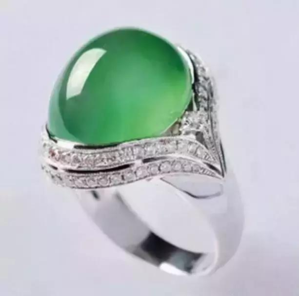 绿色玻璃种翡翠手镯价格,坑玻璃种翡翠-第9张图片-翡翠网 绿色玻璃种翡翠手镯价格,坑玻璃种翡翠-第9张图片-翡翠网