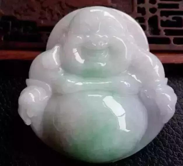 绿色玻璃种翡翠手镯价格,坑玻璃种翡翠-第13张图片-翡翠网 绿色玻璃种翡翠手镯价格,坑玻璃种翡翠-第13张图片-翡翠网