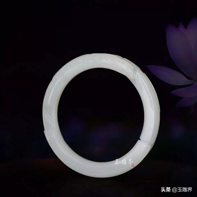 翡翠雕花手镯图片价格翡翠仿古雕花手镯-第10张图片-翡翠网 翡翠雕花手镯图片价格翡翠仿古雕花手镯-第10张图片-翡翠网