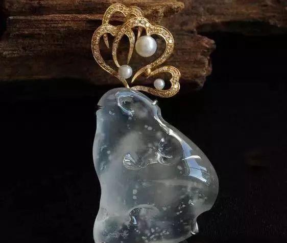 冰种老坑翡翠,飘雪翡翠价格-第5张图片-翡翠网 冰种老坑翡翠,飘雪翡翠价格-第5张图片-翡翠网