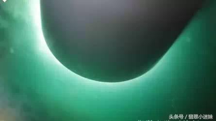 翡翠原石打灯里面是红色翡翠原石灯照颜色-第17张图片-翡翠网 翡翠原石打灯里面是红色翡翠原石灯照颜色-第17张图片-翡翠网