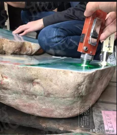 切木纳翡翠原石,翡翠原石的价位-第4张图片-翡翠网 切木纳翡翠原石,翡翠原石的价位-第4张图片-翡翠网