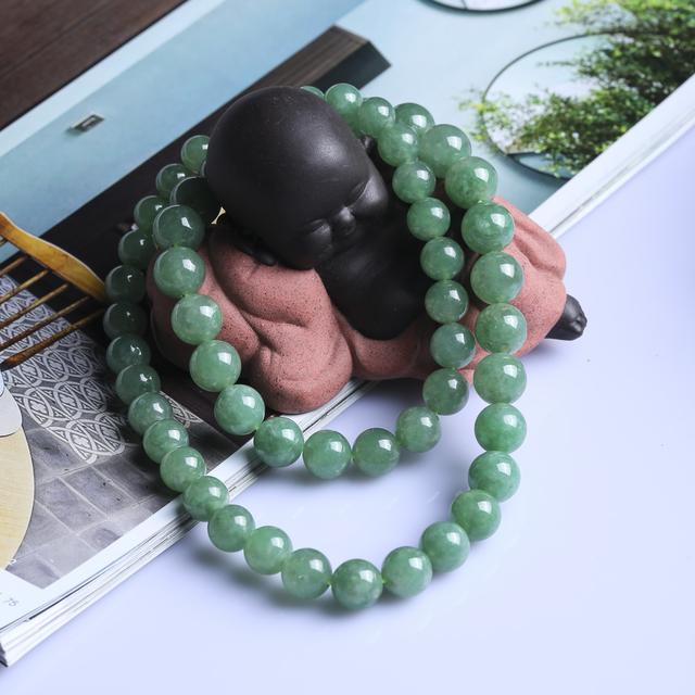 高档翡翠原石手串,过百万的籽料手串-第7张图片-翡翠网 高档翡翠原石手串,过百万的籽料手串-第7张图片-翡翠网