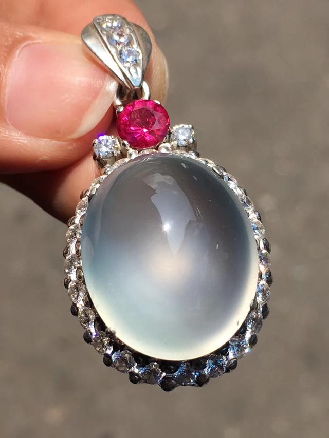 翡翠种水知识点,水的知识点有哪些-第3张图片-翡翠网 翡翠种水知识点,水的知识点有哪些-第3张图片-翡翠网