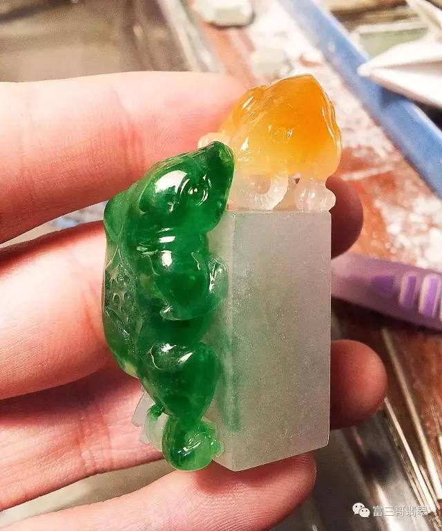 A货翡翠手镯,61圈极品翡翠手镯-第21张图片-翡翠网 A货翡翠手镯,61圈极品翡翠手镯-第21张图片-翡翠网